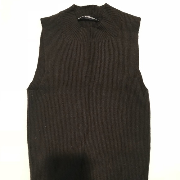 Top - Picture 2 of 2